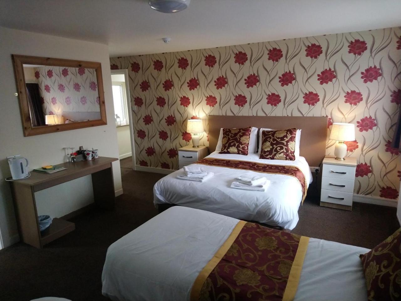 Maen Hir Hotel Menai Bridge Buitenkant foto