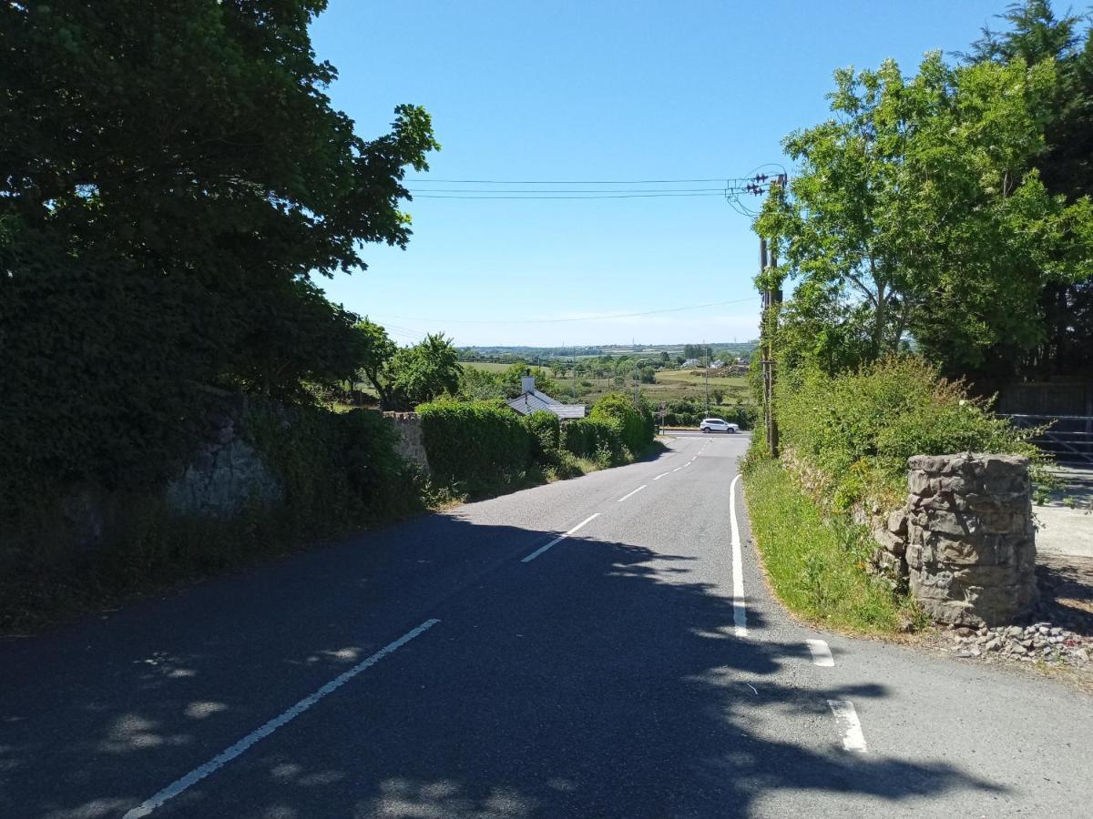 Maen Hir Hotel Menai Bridge Buitenkant foto